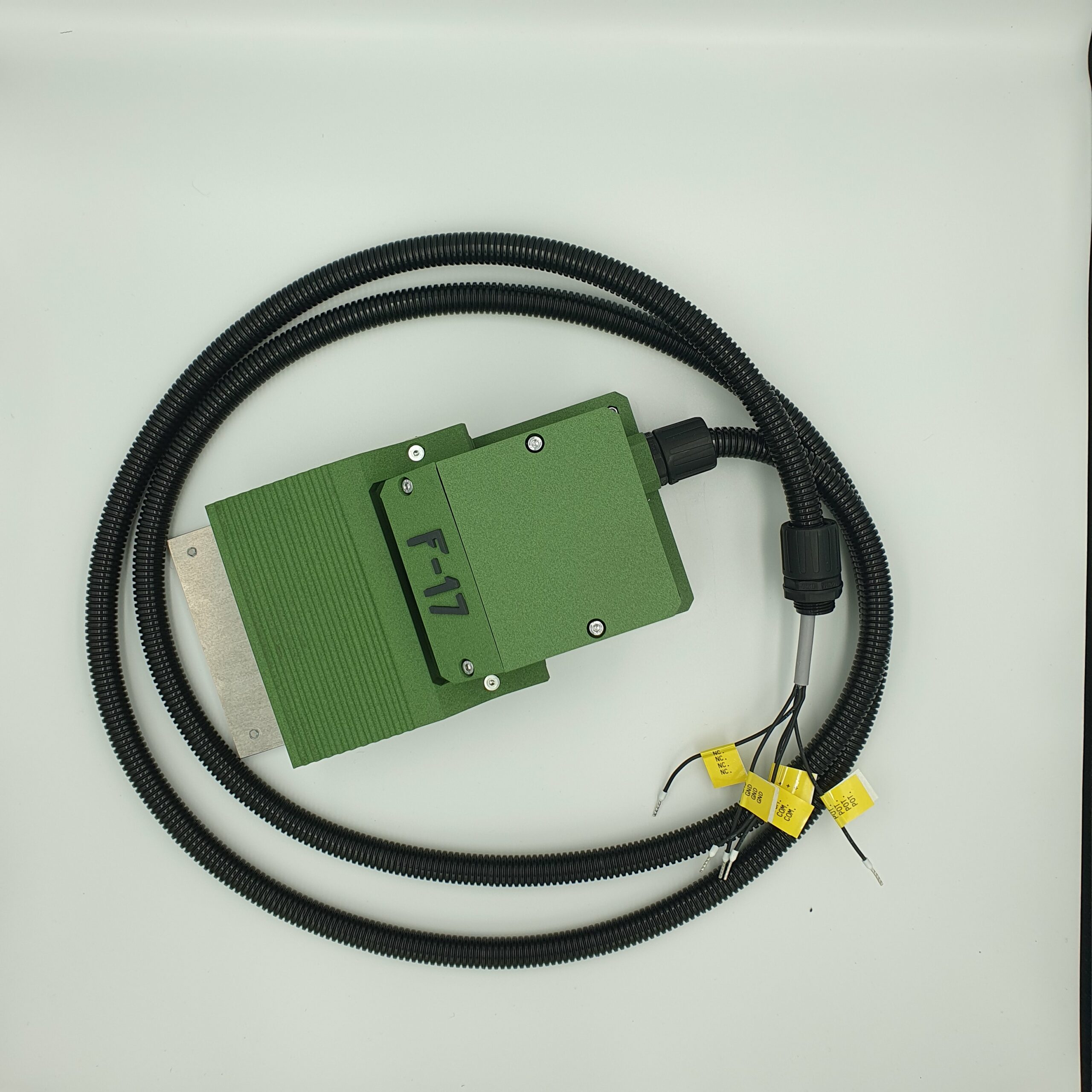 F-17 pedał z potencjometrem 10 kOm + styk, dla przemysłu - obrazek 3